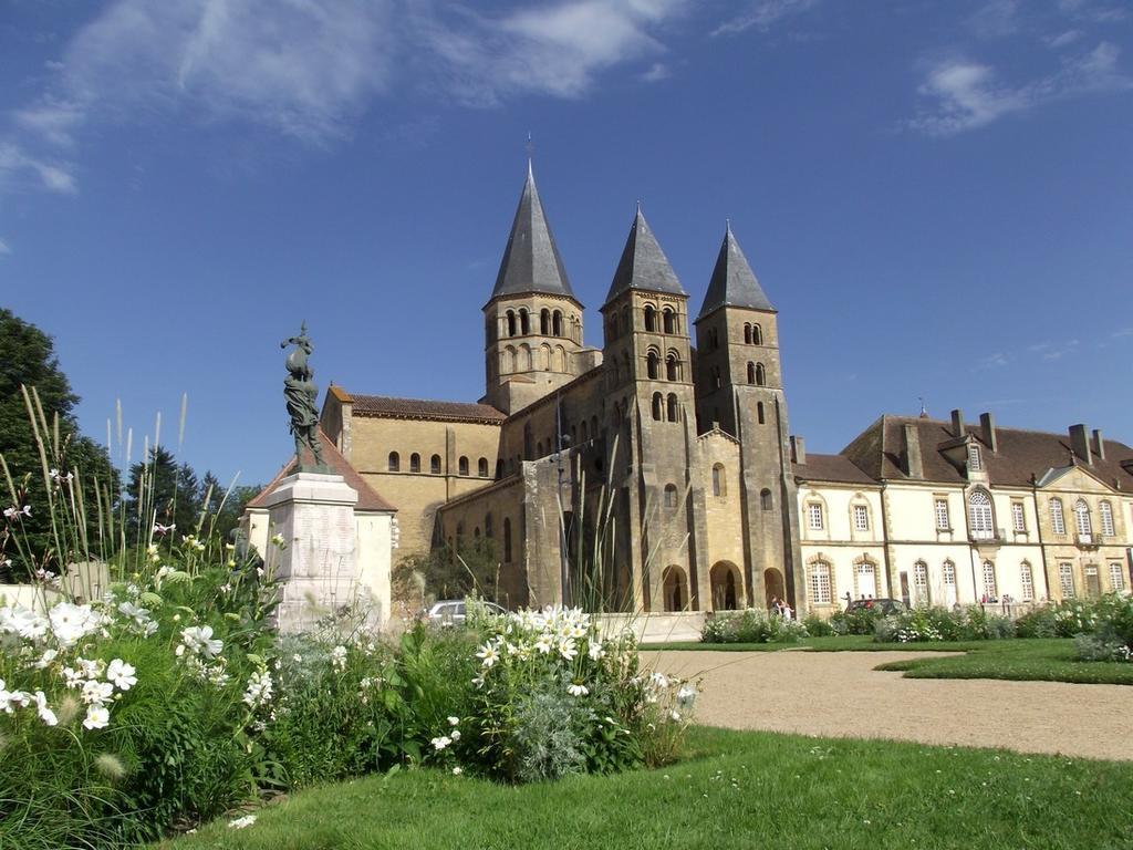 Hotel Aux Vendanges De Bourgogne L O A La Bouche Paray-le-Monial Exterior foto